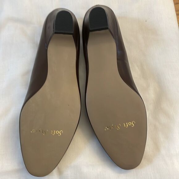 SOFT STYLE BY HUSH PUPPIES BROWN LEATHER SHOES. NEW IN BOX - Picture 5 of 9